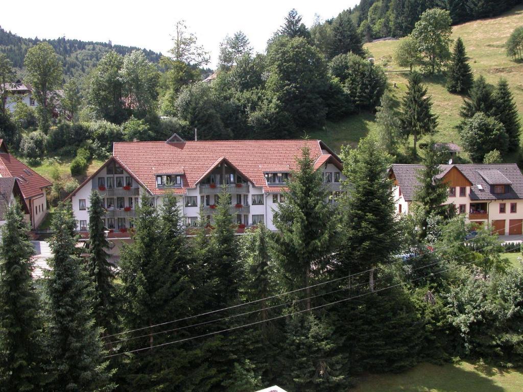 Aparthotel Kupferkanne Todtmoos Exterior photo